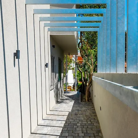 Lägenhet Charming Renovated Next To The Sea *